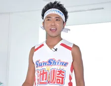 サンシャイン池崎、8年間連れ添ったホンダ“名車”に感謝「最高でした！！！ありがとう！」　修理不能で廃車へ　“前オーナー”との3ショットも