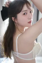 声優・伊藤彩沙、20代ラスト写真集きょう発売でカット公開「少し背伸びをした表情から、素の自分まで」