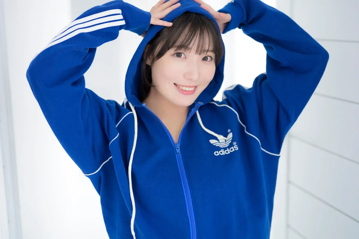 童顔に圧巻美ボディの福岡発アイドル「ごちゃっと！」小日向優花が4thDVD発売「オーバーサイズのスウェットの“彼女感”のあるシーンに注目」