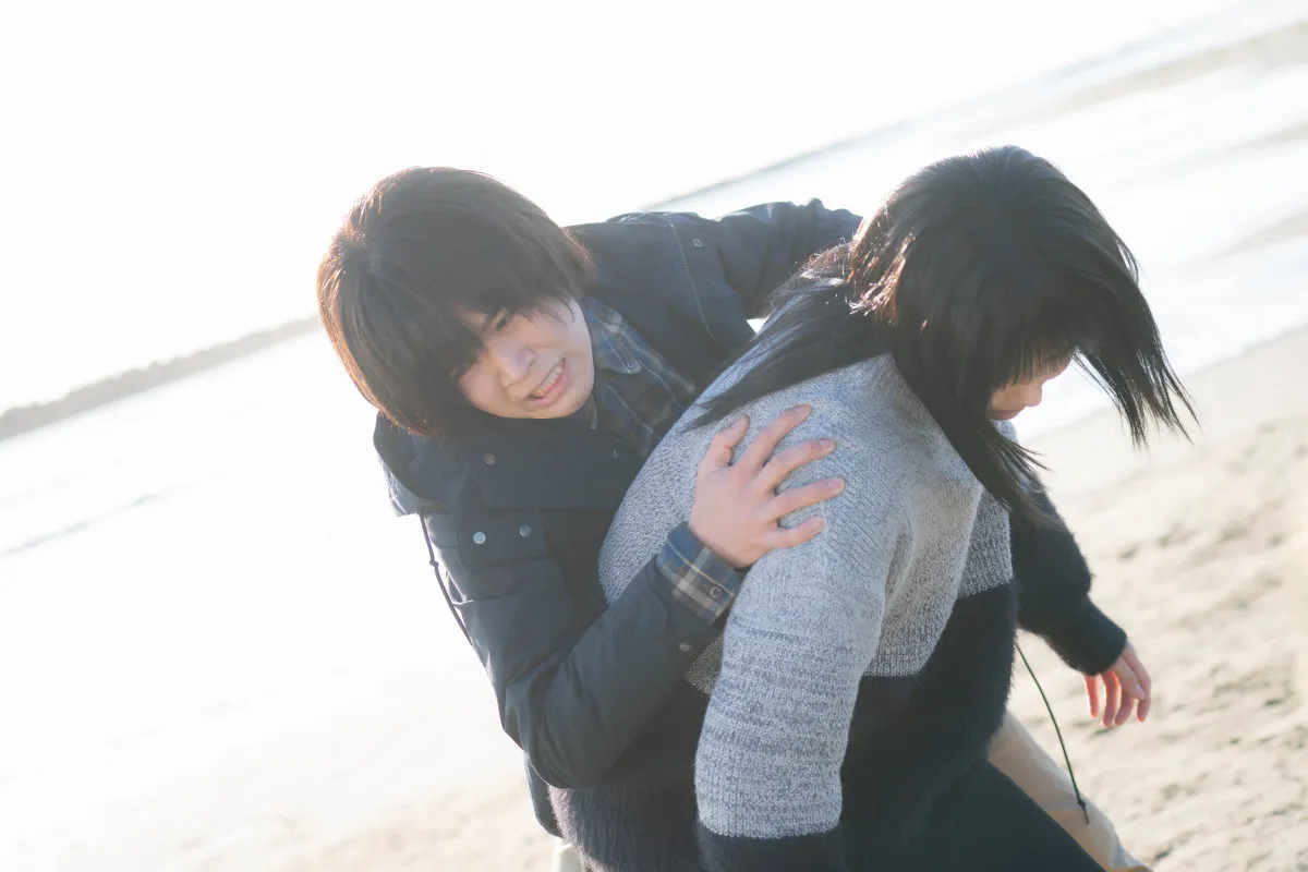 髪の毛が伸びた鈴木福“春日”＆あの“仲村”、浜辺で取っ組み合い　25日放送『惡の華』最終話【あらすじ】