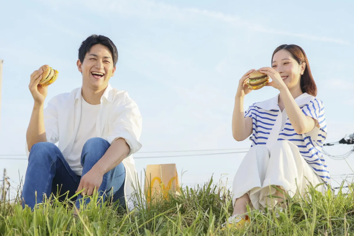 “りくりゅう”三浦璃来＆木原龍一、2人でマクドナルドCMに初出演　まさかの人物が撮影現場訪問で驚き