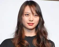 山下リオ、中古店巡り入手したカメラ→購入額から“高騰”に驚き「高級コンパクトフィルムカメラの名機」