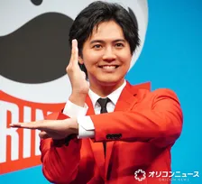 GENERATIONS・片寄涼太、幼少期写真公開　父との2ショットに「恥ずかしい」