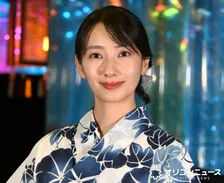 波瑠、バースデーサプライズに笑顔　35歳の抱負は「心も体も健康」　運勢は中吉
