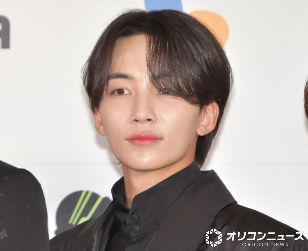 SEVENTEENジョンハン、ついに除隊　1年9ヶ月の兵役を感じさせない“爆イケビジュ”公開「完璧に仕上げてきてる」