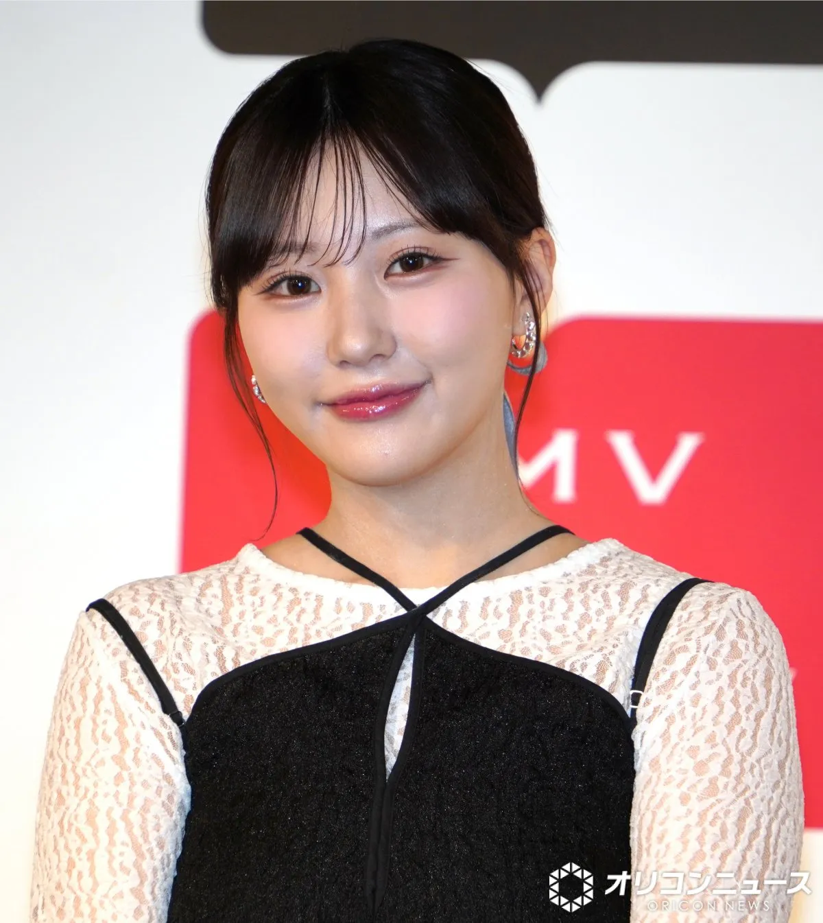 「AIでアラサーになった田中美久」の画像公開　田中美久の肩あらわ、何かにもたれかかり…　SNS「AIにはもっともっと学習させなければ」