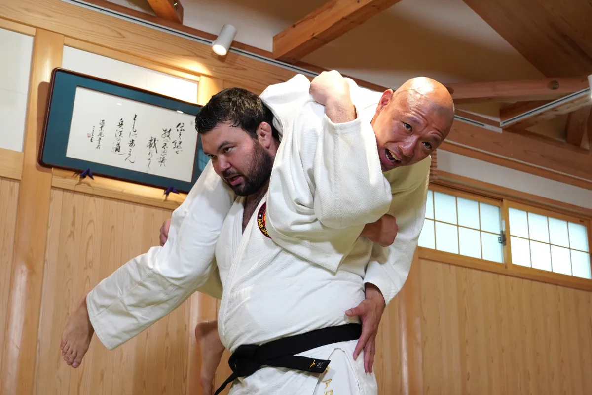 「良い子は絶対に真似しないように」今井らいぱち、過酷なチャレンジ企画　『R-1』優勝特番に豪華ゲストが登場