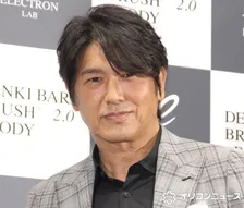 高橋克典、柳沢慎吾から“大量差し入れ”に感謝「コンコンコンっ！と早いノックが終わるか終わらないうちに乱入！」