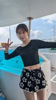 南沙良のクールな印象がらり…ヘソ出し姿　一方、家にこもっていた過去も告白