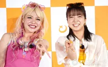 上白石萌音＆エルフ荒川、旅の安全願う巨大絵馬奉納　声を合わせて「皆の旅がもっと快適になりますように！」」