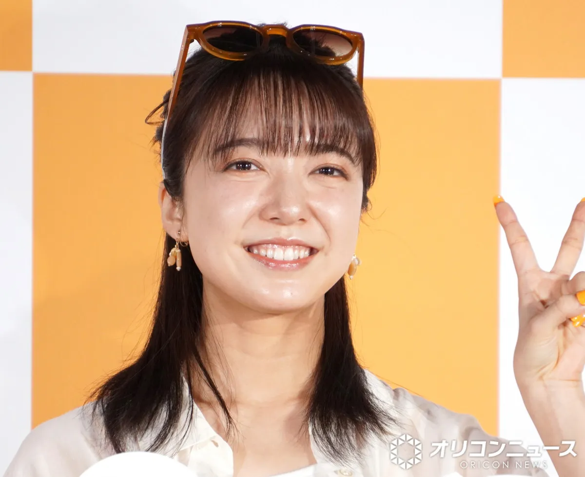上白石萌音、ギャルネイルに挑戦「所作が難しくて…」　師匠・エルフ荒川から学ぶ