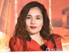 平野ノラ、5歳になった長女“バブ子”の愛らしい近影を公開　「なんて楽しいのかしら」親子で“タグラグビー”に参加