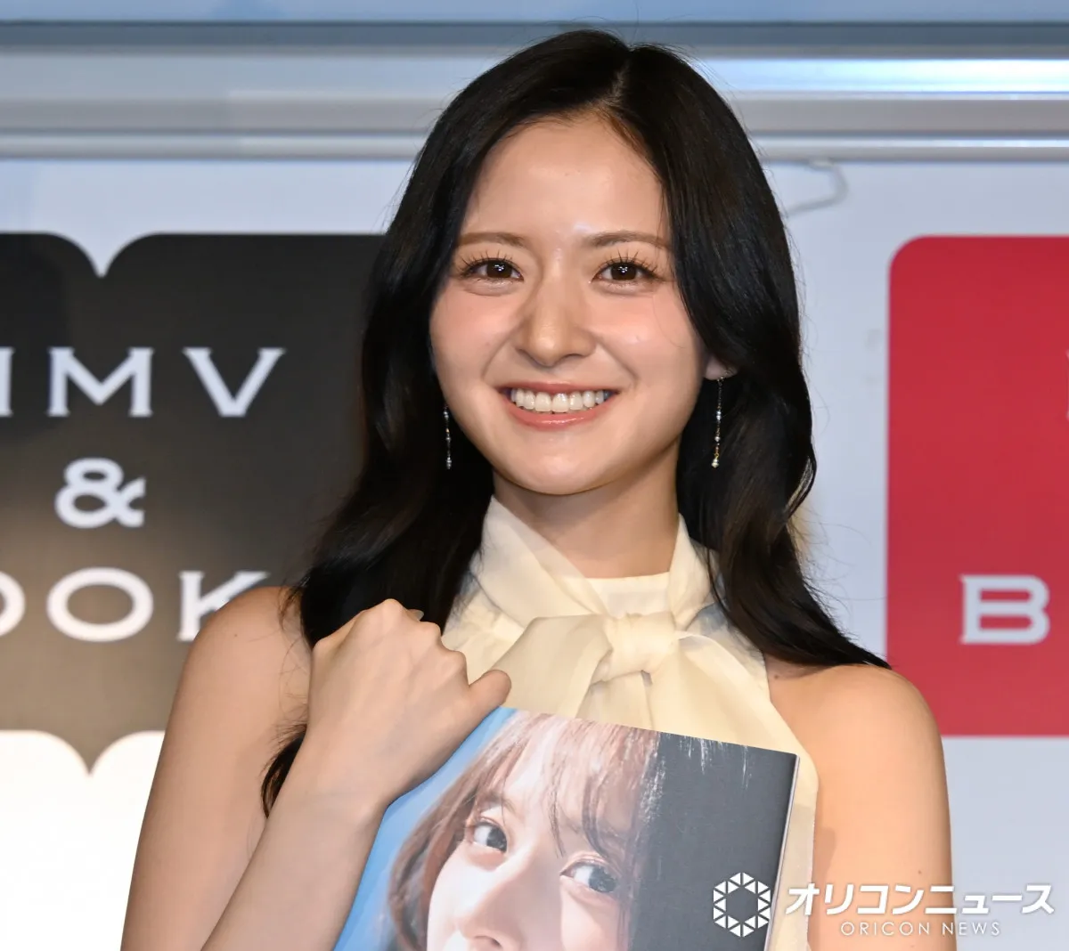 乃木坂46・金川紗耶、1st写真集のアピールポイントは「彼女感」　お気に入りは“舌ペロ水着カット”