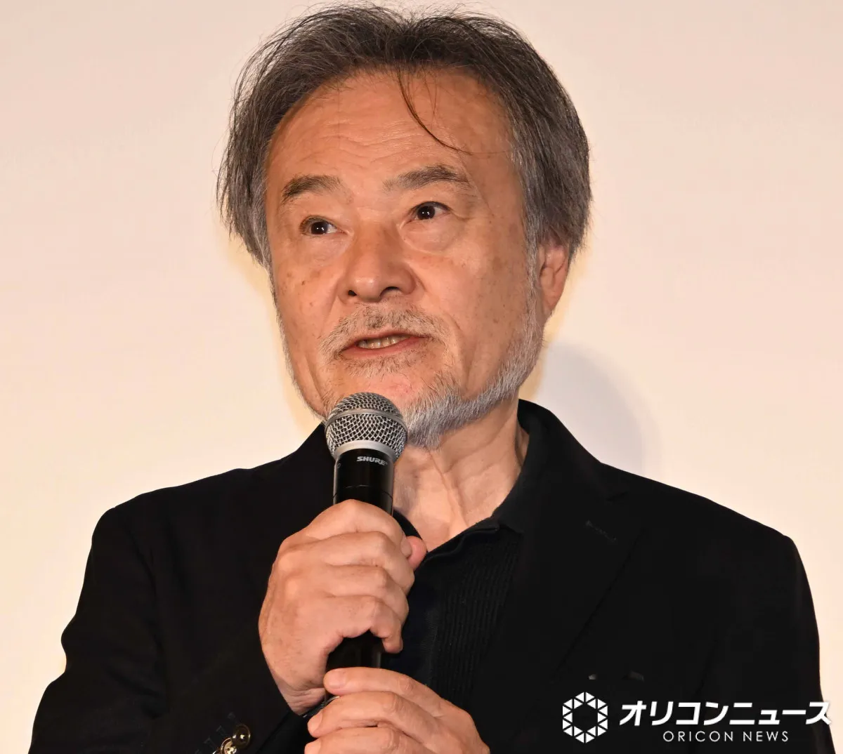 黒沢清監督、トータス松本の荒木村重を絶賛　『黒牢城』では本木雅弘が熱演　“天才軍師”菅田将暉の策略？