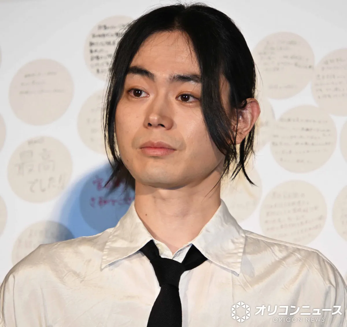 菅田将暉、軍師キャラ続くも素の自分は「めちゃくちゃバカです」　本木雅弘がすかさずフォロー