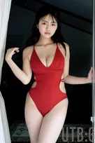 豊田ルナ、“三刀流”の輝き放つ圧巻ボディ　15ページ超ロンググラビア披露『UTB:G Vol.10』