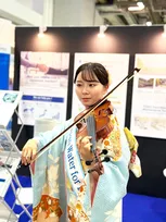 ミス日本「水の天使」志村美帆、シンガポール国際水週間SIWW2026に登場　振袖姿とヴァイオリン演奏、英語力で海外のビジネスマンに日本の水技術をPR