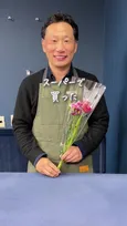スーパーの花をプロが生けてみたら…見違える仕上がりに「高見えがすごい！」「確かに違う…」「参考になります！」