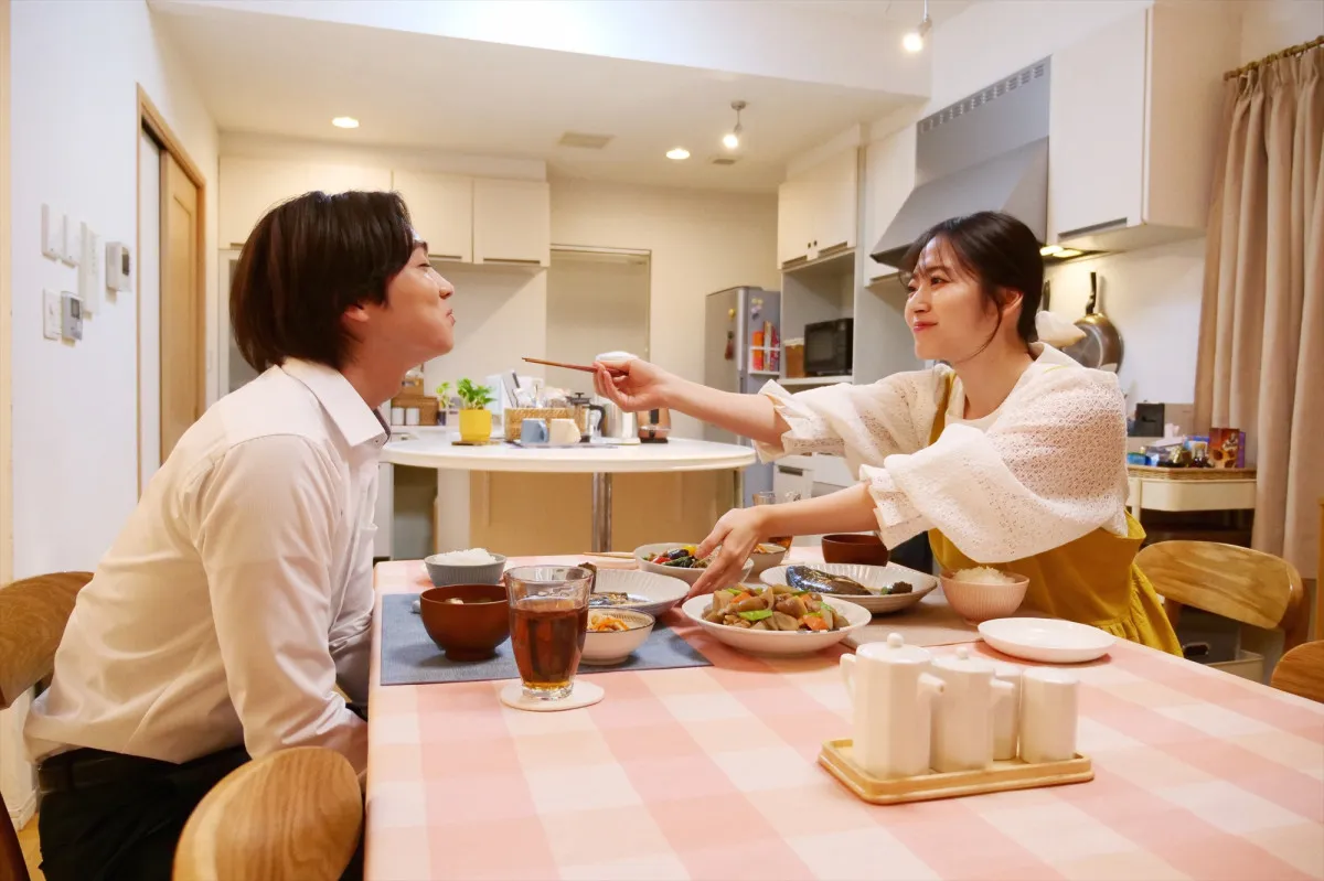 吉野北人×鈴木愛理、“ラブラブ夫婦”が殺し合い!?　勘違いから巻き起こる奇想天外な物語『昨夜は殺れたかも』場面写真