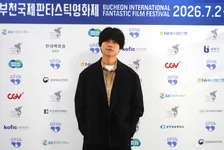 WEST.重岡大毅、初韓国＆国際映画祭で舞台あいさつ参加　ファンから歓声浴びる「思い出の場所になりました」
