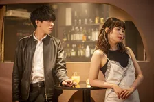 【今夜もシリアルキラーと待ち合わせ】横山裕“磯貝”＆関水渚“ヒナタ”が疑惑のパーティーに潜入　第2話あらすじ＆場面写真公開