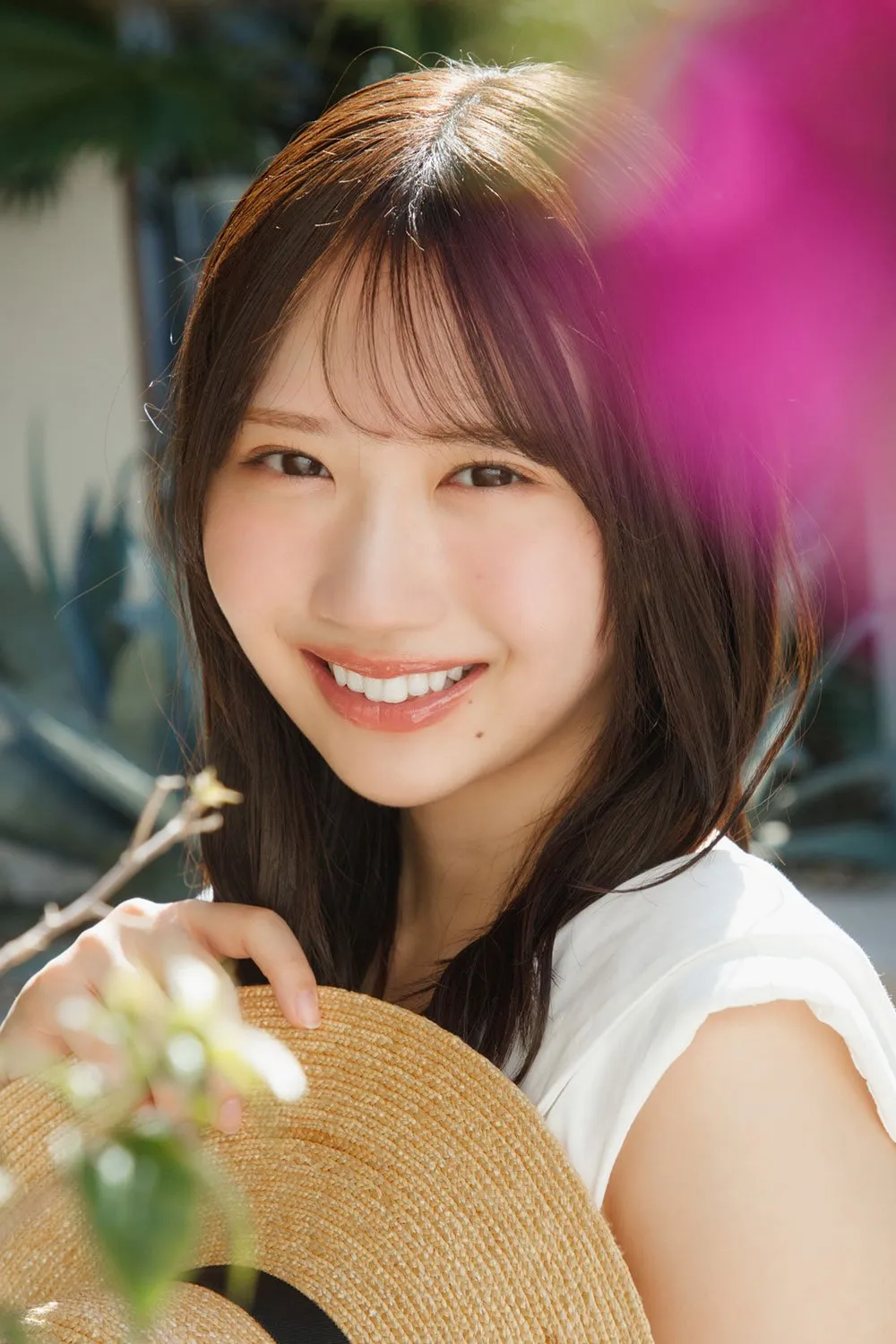 日向坂46藤嶌果歩、純白衣装の初解禁ショット　1st写真集『果実の歩幅』