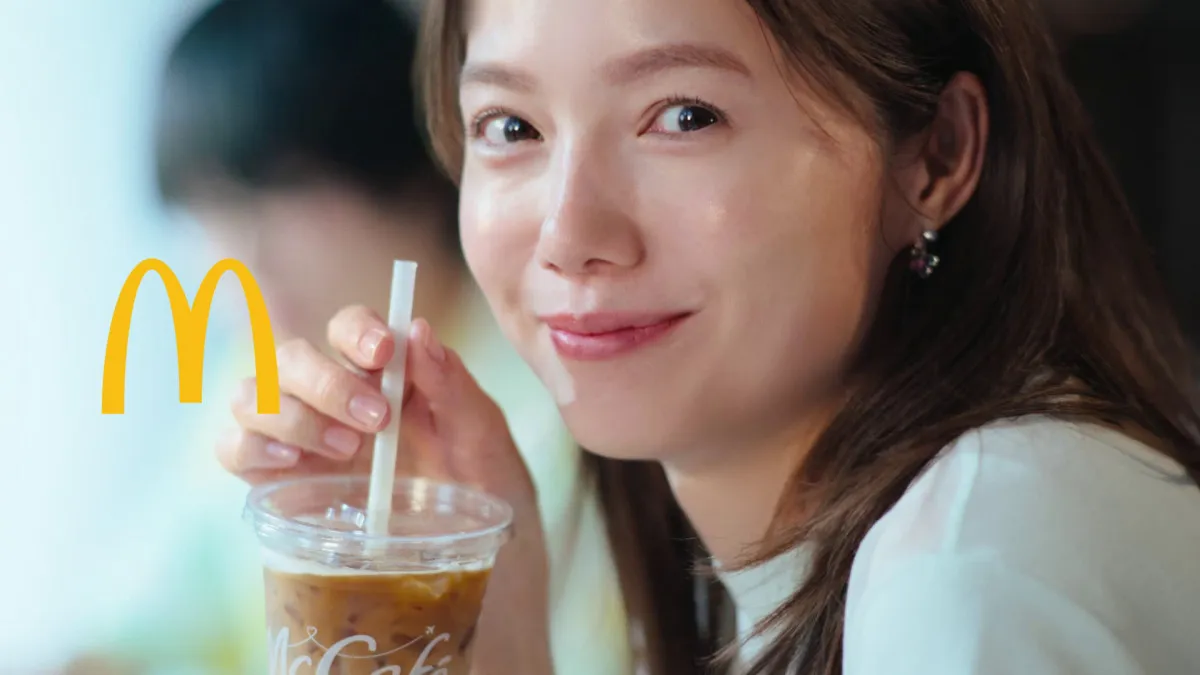 宮崎あおい、マクドナルド「アイスカフェラテ」初テレビCMに出演　アニメ名曲の替え歌のせてとびきりの笑顔