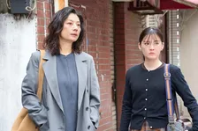 『さよならノワール』”元刑事”小池栄子＆“心理学者”北香那、事件の裏にある痛みに寄り添う【第1話あらすじ】
