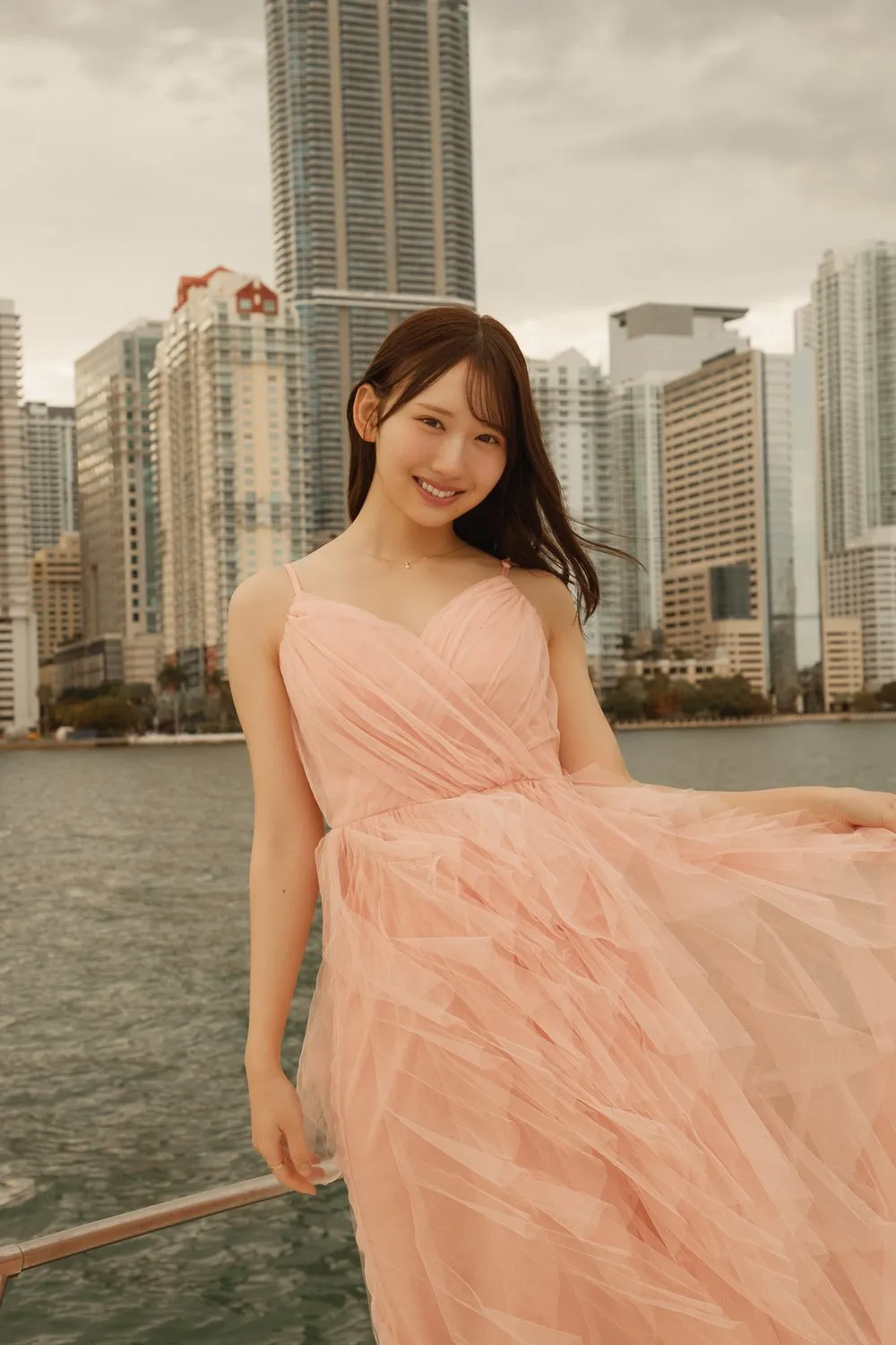 日向坂46藤嶌果歩、“マイアミプリンセス”の初解禁ショット　1st写真集『果実の歩幅』