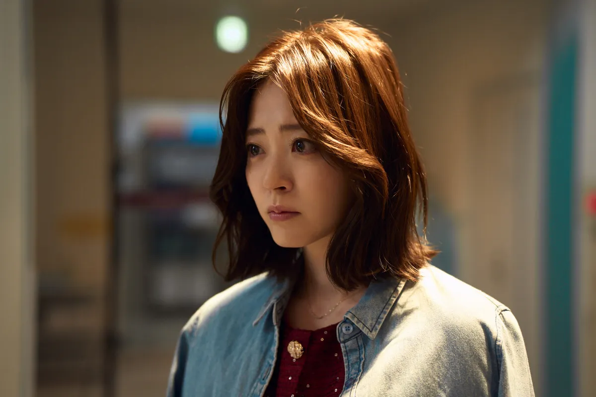 鈴木愛理、初の母親役で新境地　虐待を疑われるシングルマザー熱演　連ドラ『クロスロード』