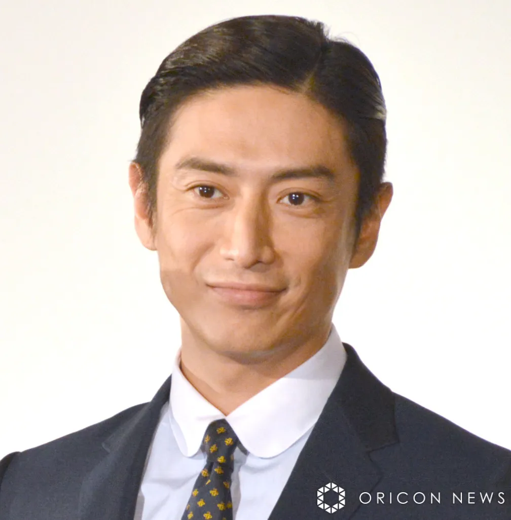 伊勢谷友介、こだわりの自宅を公開「まるで美術館」「センスの塊」　玄関には“ディズニーランドのテクニック”を採用