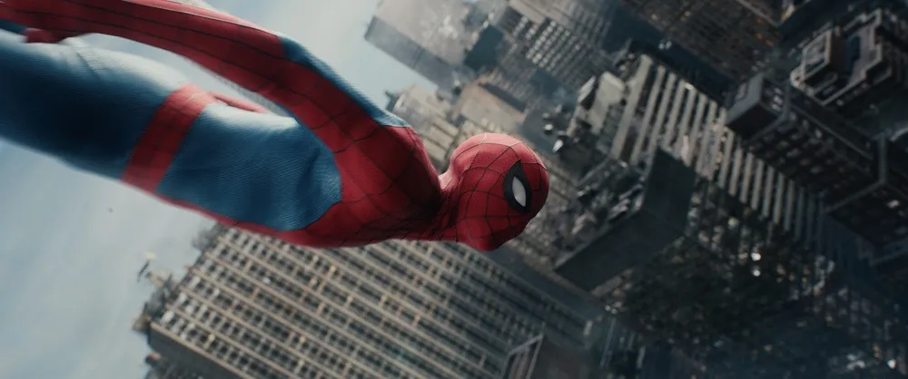トム・ホランド、驚異の身体能力で実現　『スパイダーマン』コミック再現アクションの舞台裏公開