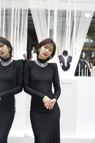 北川景子、ブラックドレスで圧巻の存在感　パリで輝くハイジュエリーまといオーラ放つ