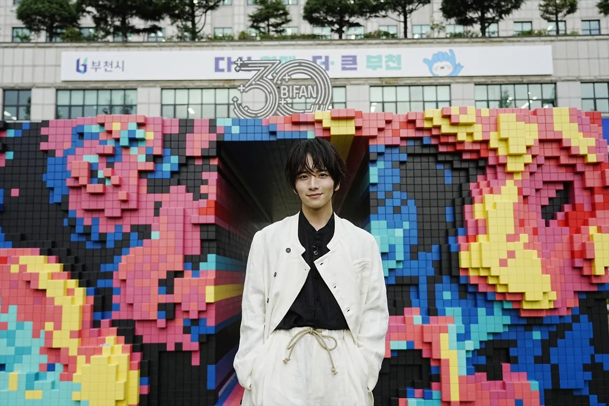 板垣李光人、初の海外映画祭で大歓声　韓国語であいさつ披露「映画館で観る醍醐味が感じられる作品」