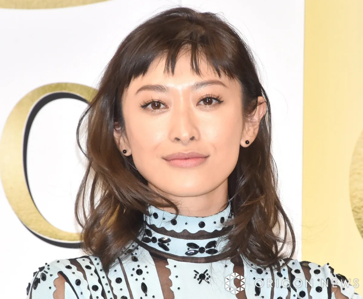 山田優、芸能界引退の弟と2ショット　弟・親太朗さんが幼少期の写真を公開「姉には感謝してます」