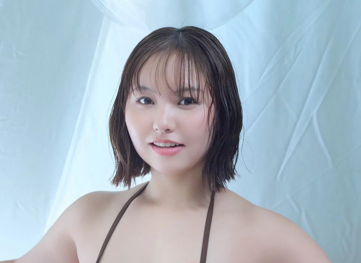 元NMB48・本郷柚巴、迫力の美ボディを大ボリュームのグラビアムックで公開