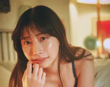 元AKB48・鈴木優香、すらりと美しいプロポーションで魅了　最新写真集「艶めく肉厚の葉」発売