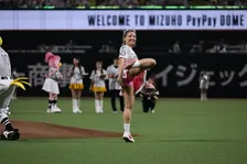 K-1・木村萌那、ホークス戦のセレモニアルピッチに登場　“もな前蹴り”を披露　石井一成は剛速球