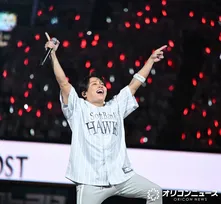 T.M.Revolution、『鷹祭 SUMMER BOOST』大トリで圧巻パフォ　話題沸騰中の「HOT LIMIT」でチームに勢い「ホークス的にもオールオッケー！」