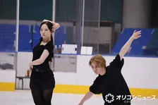 “しょまりん”宇野昌磨＆本田真凜、初の公開練習　「クリムキンイーグル」が2人バージョンに【写真多数】