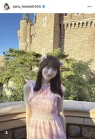 本田紗来、“マリーちゃんコーデ”で大学の友人とディスニー満喫「私服かわいい!!」「夢の国すぎるー」