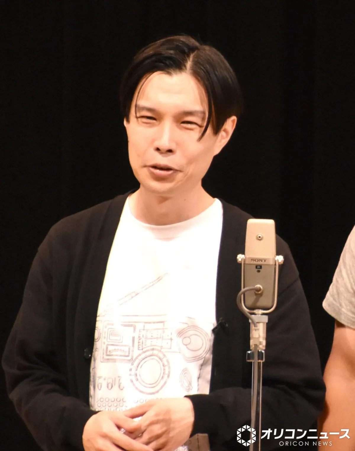 ハライチ岩井、生放送中に“腹痛”と格闘　離席続き…共演者からも「大丈夫!?」「顔真っ白だけど」