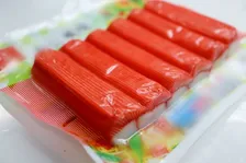 「20秒で最高のおつまみ」「食べすぎ注意!?」紀文おすすめカニカマ簡単アレンジは“冷蔵庫に常備決定”