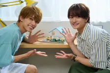 【夏色の雲が恋と嵐をまきおこす】ACEes深田竜生＆浮所飛貴、ミニチュアハウスの再現度に驚き「本当にセットのまんま！」