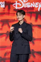 岡田将生、韓国ドラマ出演で本格アクション　イ・ドンウクから学んだ「身体を通じた会話」