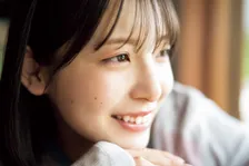 日向坂46渡辺莉奈、17歳の夏ピュアグラビア　『マガジン』表紙＆巻頭で抜群の透明感