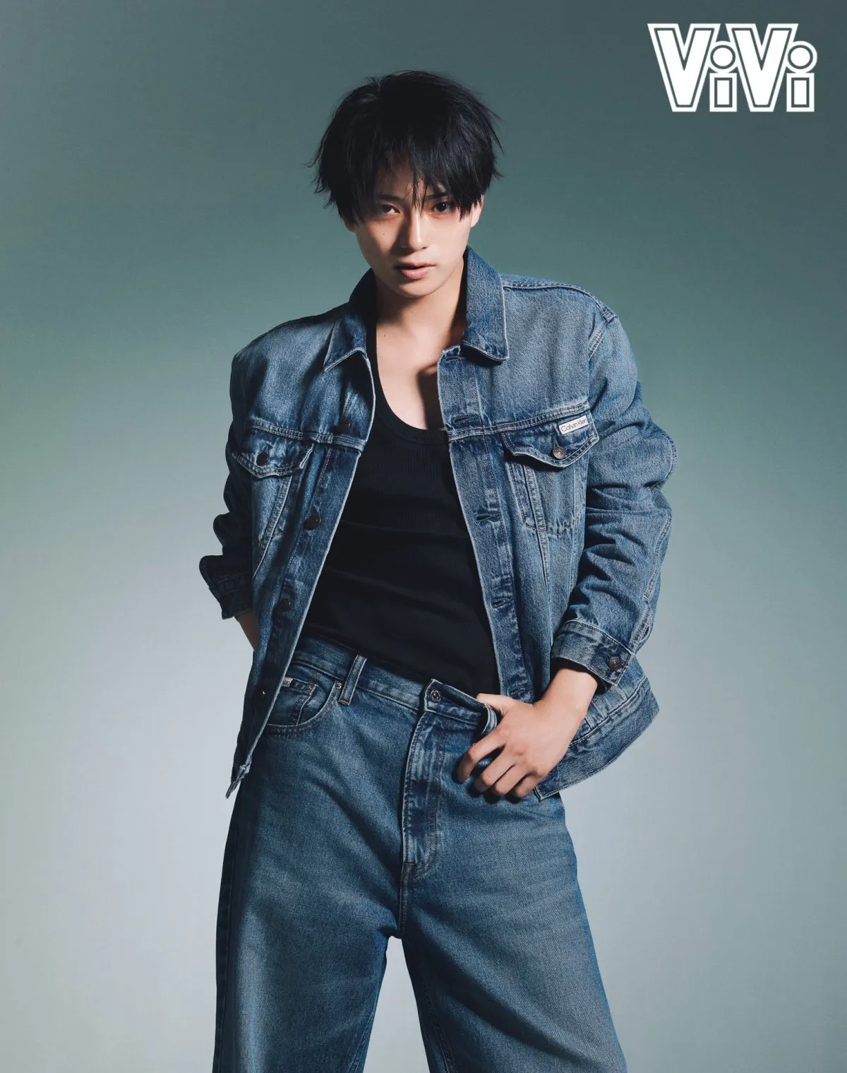 岩瀬洋志、トレンドデニムで魅了　「絶対これ！」となったイチ押し写真を先行公開