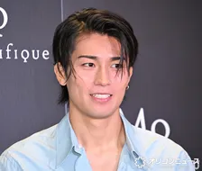 中村敬斗、白い歯こぼれ…“爽やか”すぎる警察官姿にSNS騒然「日本の宝」「画面が壊れるかと」闇バイト加担防止に一役
