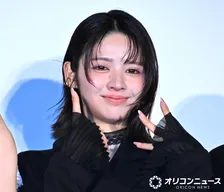 FRUITS ZIPPER鎮西寿々歌、メンバーからのサプライズに号泣　主演映画公開をお祝い＆ねぎらい