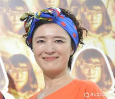 新婚1ヶ月の51歳・しゅはまはるみ、お相手と“2ショット”　左手薬指に指輪がキラリ